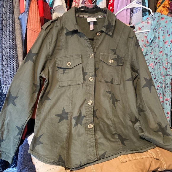 Tops - Knox Rose SZ M woman’s top olive green with stars